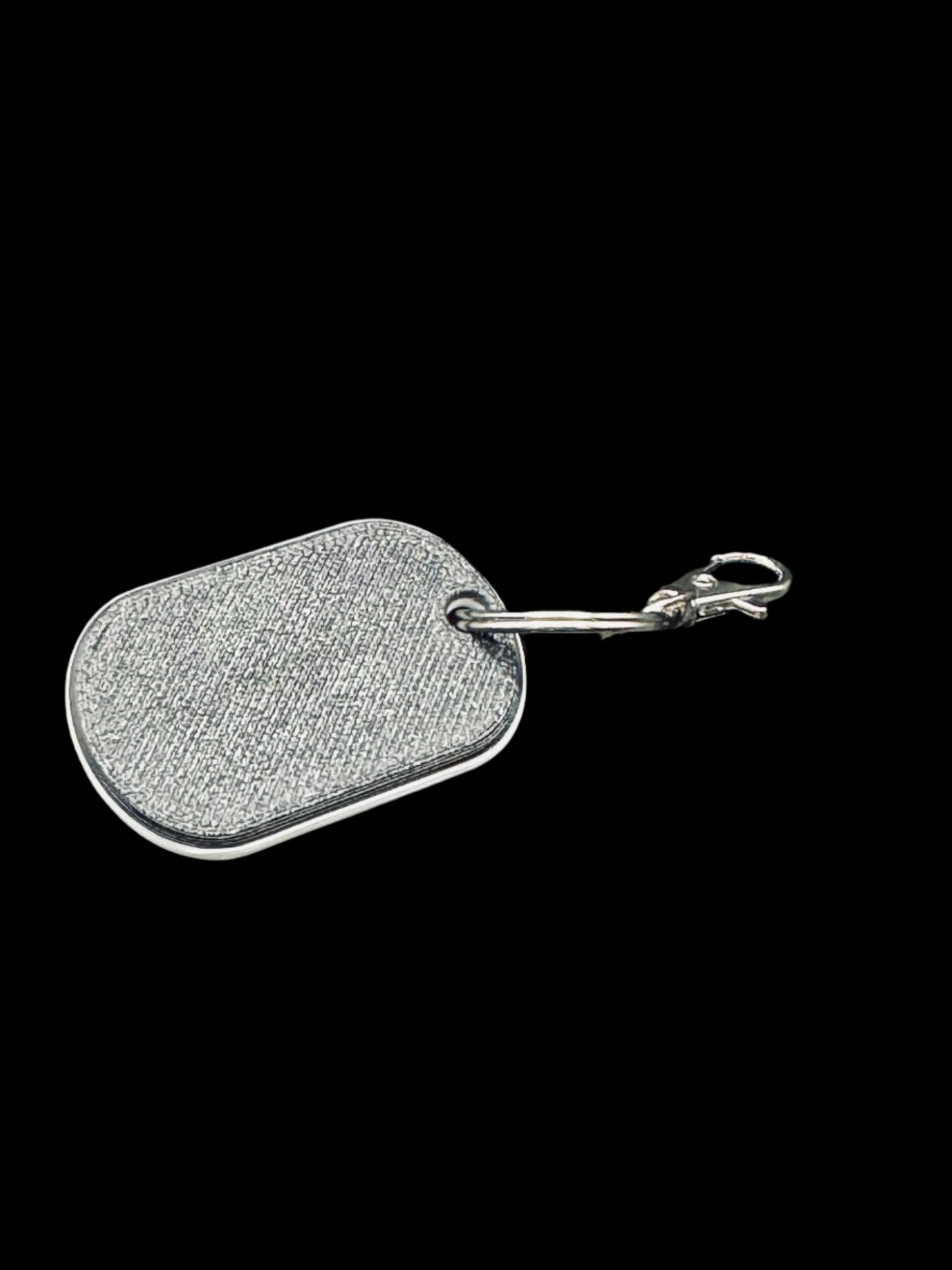 3D Skull Dog Tag Keychain – Black & White Luggage Tag for Keys, Bags, or EDC